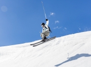 开云体育在线-太阳冲垮上海队，英格拉姆状态火热，新赛季的战术启示