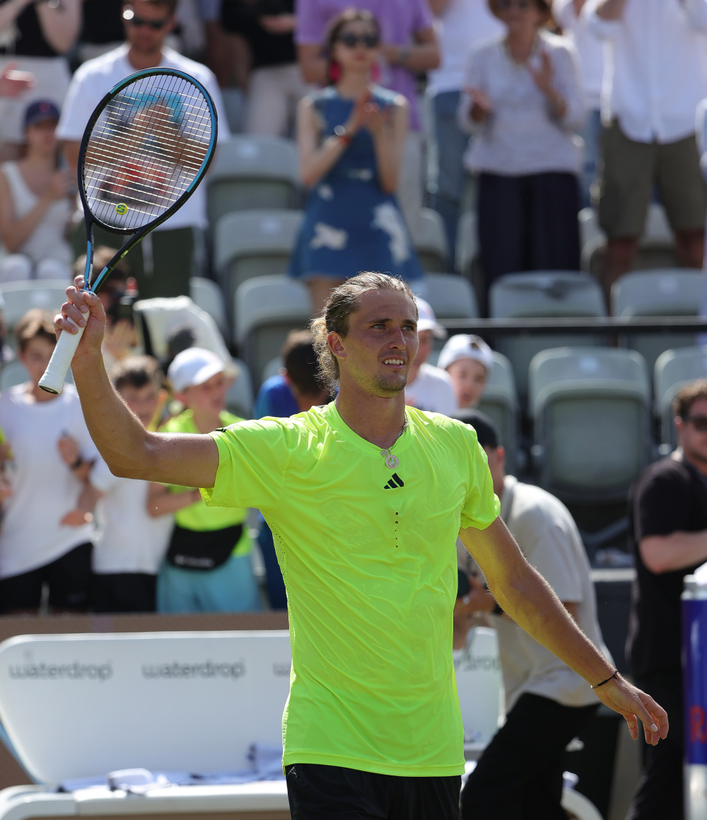 日本网球队完胜英国网球队,兹维列夫统治全场的简单介绍 日本网球队完胜英国网球队,兹维列夫统治全场的简单介绍