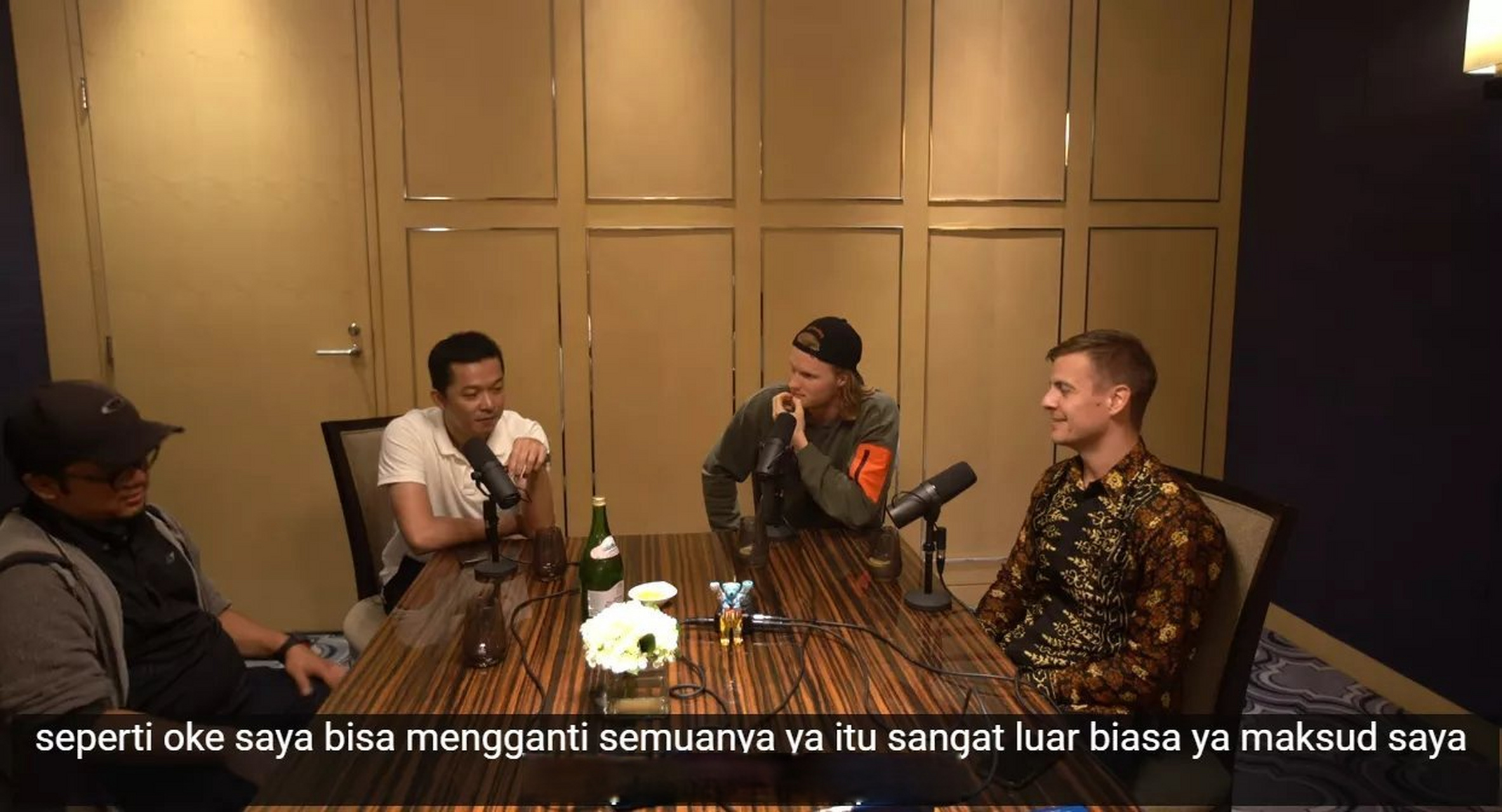 包含韩国羽毛球队碾压丹麦羽毛球队，陶菲克完成帽子戏法的词条