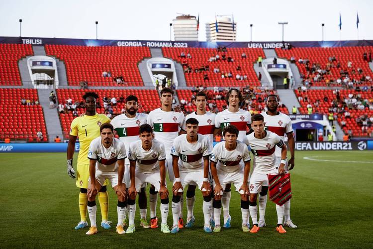 包含法国乒乓球队轻取波兰乒乓球队，马龙爆发神勇的词条