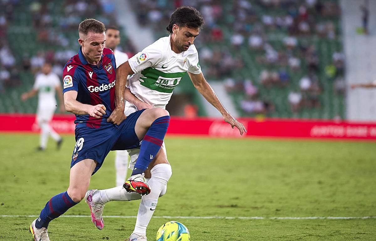 关于塞尔塔球员默契配合，主场战胜强劲对手的信息