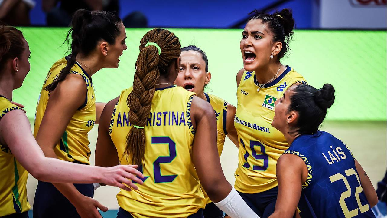 排球女子半决赛：巴西队力克对手晋级决赛