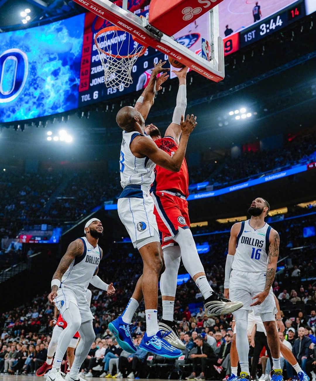 关于独行侠战胜快船,将系列赛拖进抢七局的信息 关于独行侠战胜快船,将系列赛拖进抢七局的信息