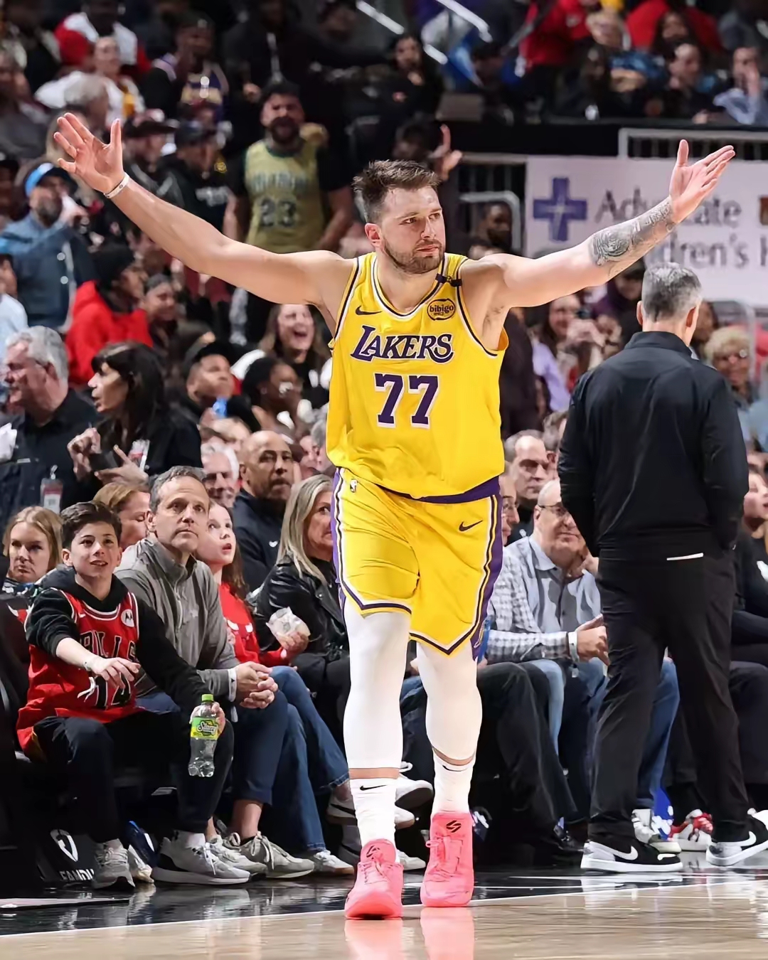 卡利亚罗梅开二度，率队晋级下一轮的简单介绍