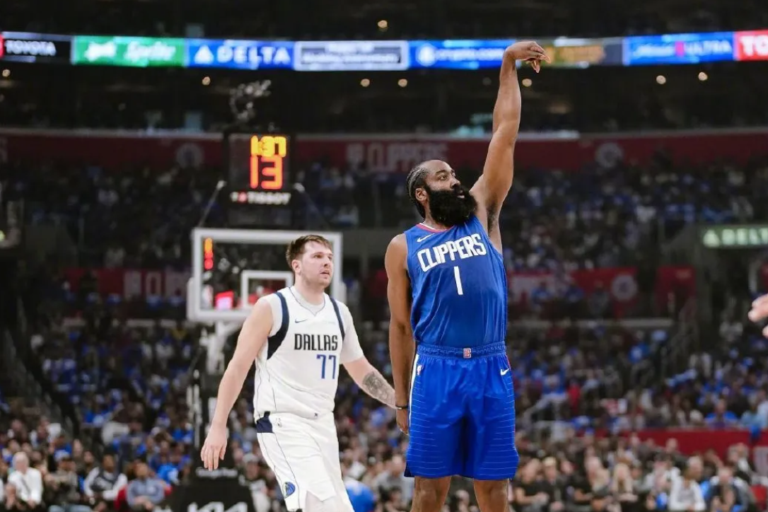 快船力克小牛，晋级西部半决赛