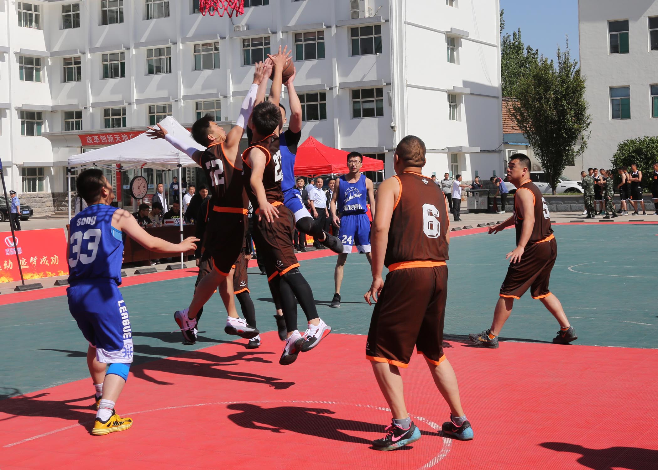 包含哥伦比亚篮球职业联赛颁奖盛典，精彩纷呈的词条