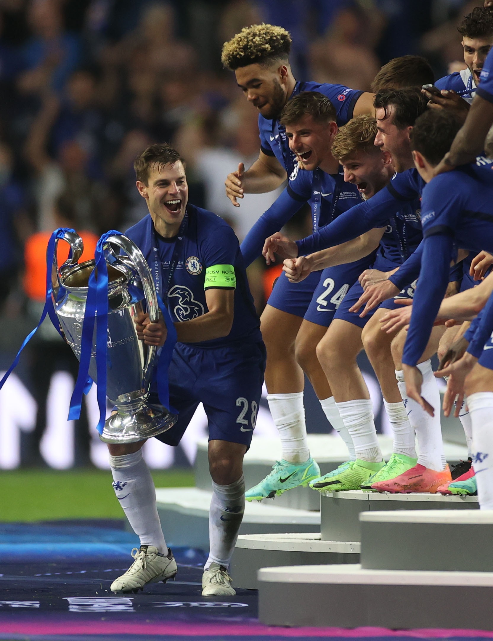 路迪贝罗正式登陆英超，球迷热切期待表现的简单介绍