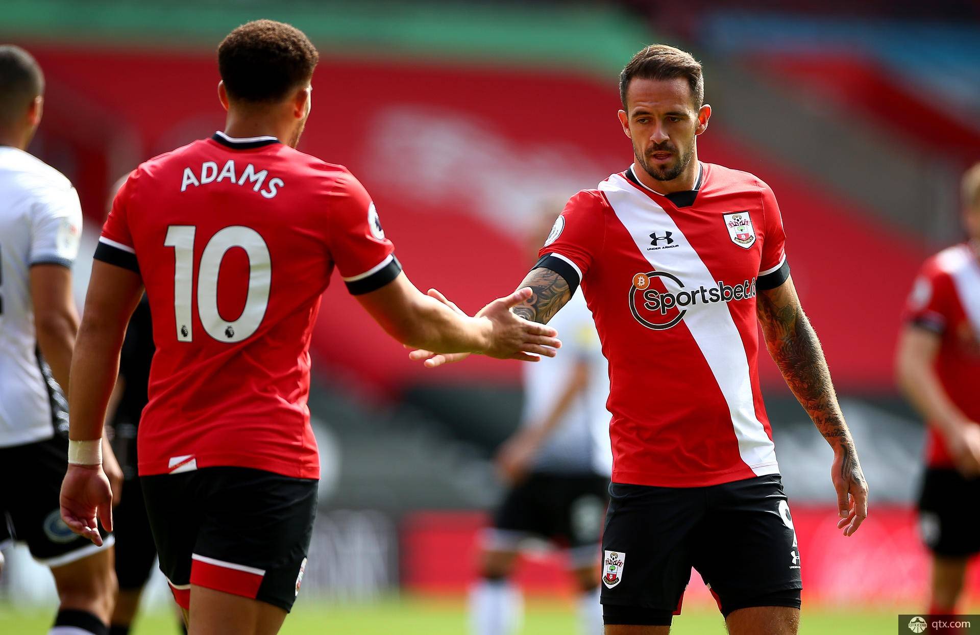 包含南安普顿客场不敌曼城，继续遭遇困境的词条