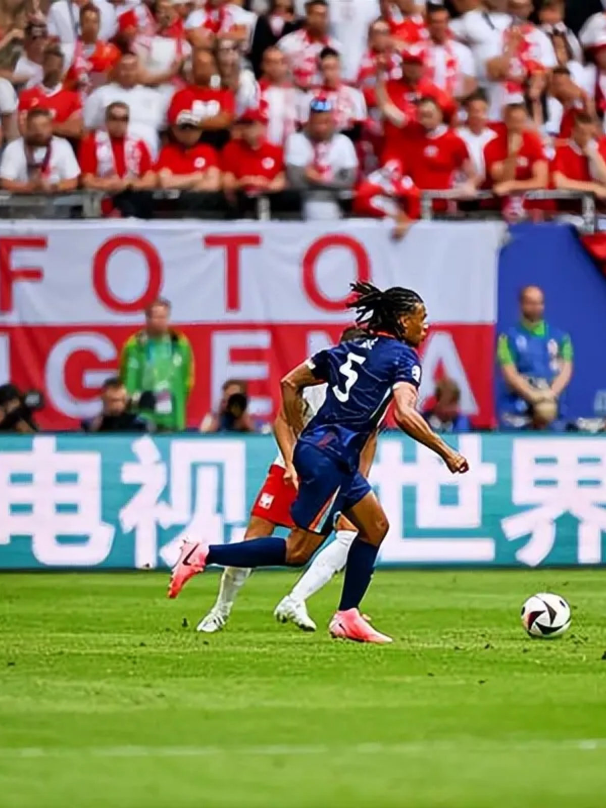 波兰遭遇意大利淘汰告别欧足联赛事