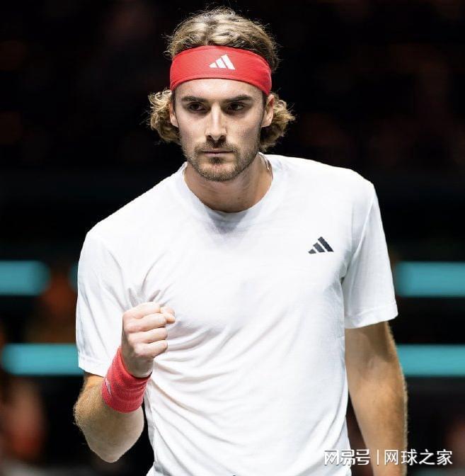 包含世界网球队轻取欧洲网球队，西西帕斯打破历史纪录的词条