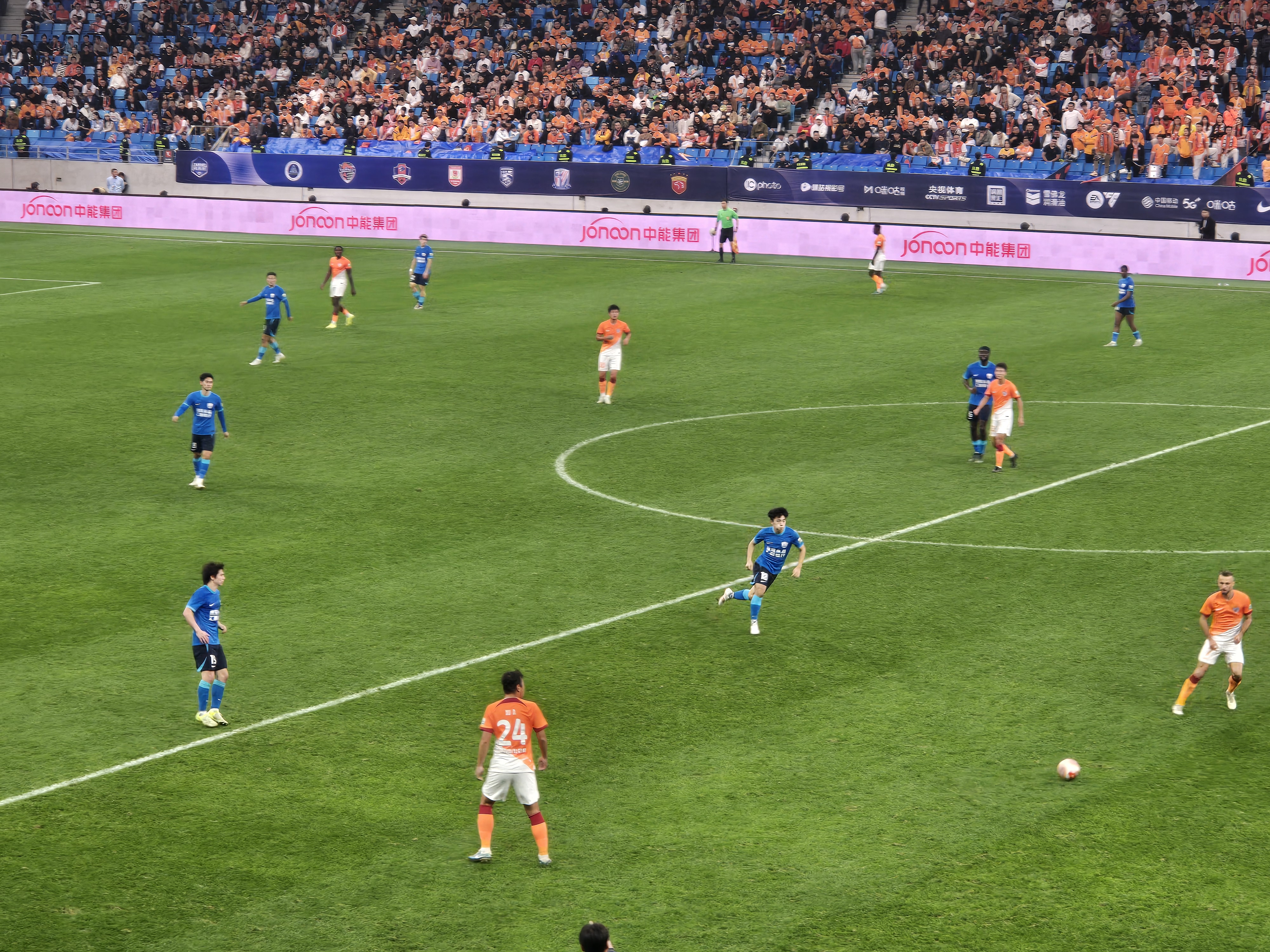 包含瑞士横扫中国，萨拉赫点燃赛场的词条