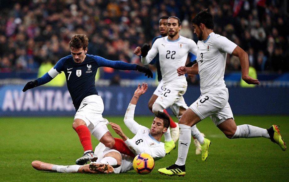 法国翻盘乌拉圭，库尔图瓦点燃赛场