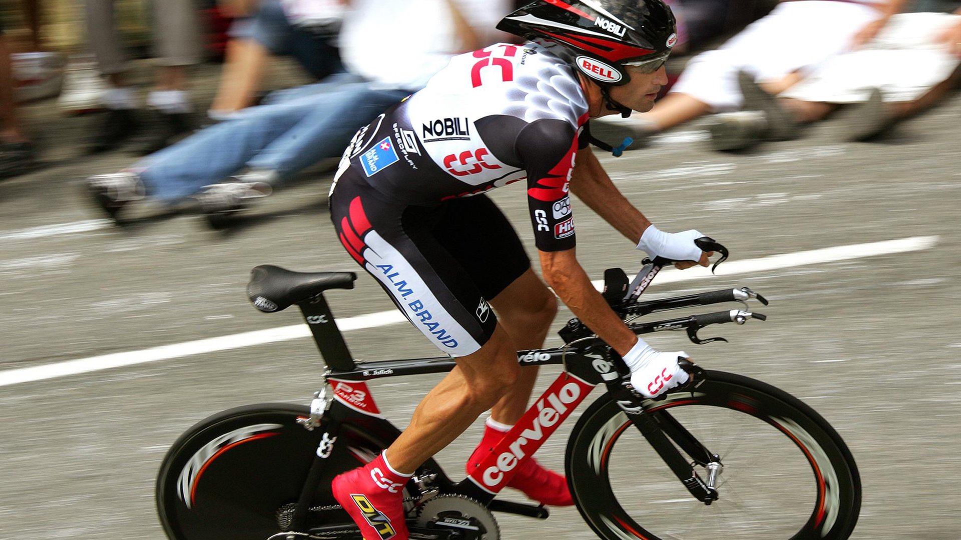 赛道与球场，德罗赞的F1式接管与深圳队的爆冷启示